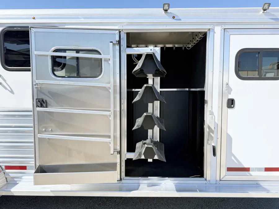 2025 Logan Coach Bullseye 4HGN | Photo 8 of 17