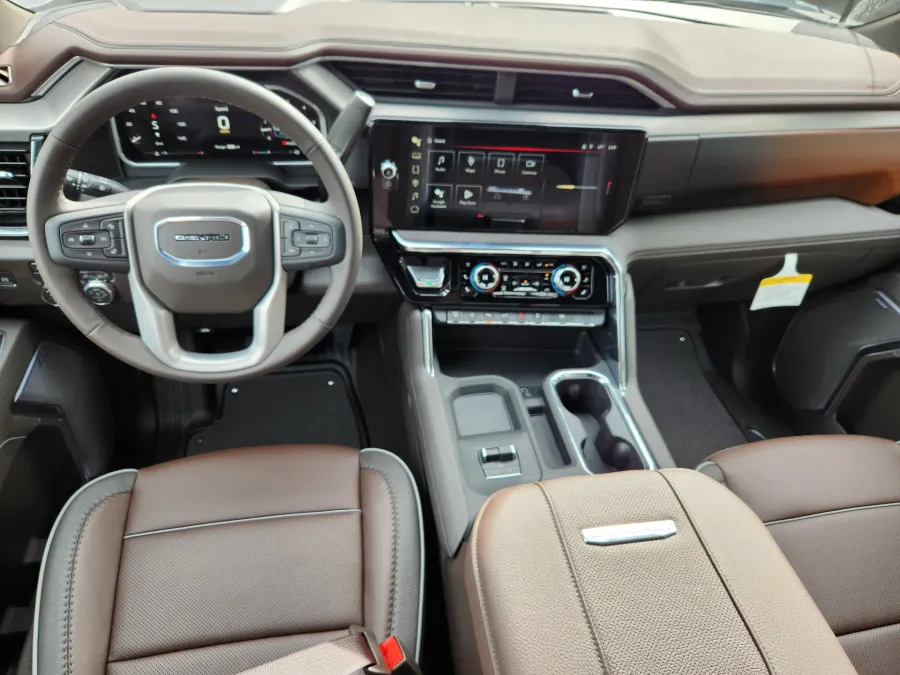 2026 GMC Sierra 3500HD Denali | Photo 12 of 32