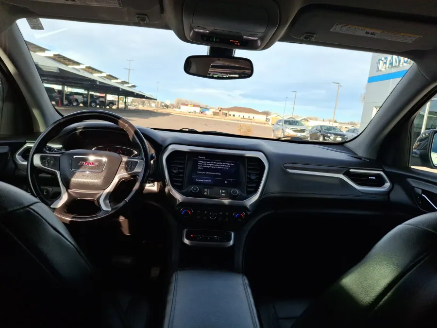 2020 GMC Acadia SLT | Photo 13 of 22