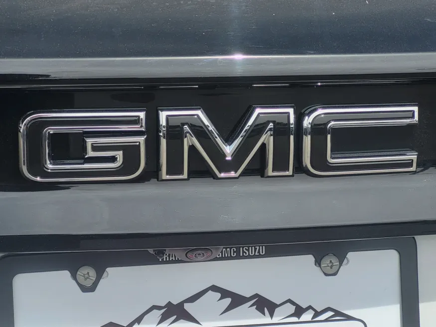 2026 GMC Acadia AWD Elevation | Photo 10 of 26