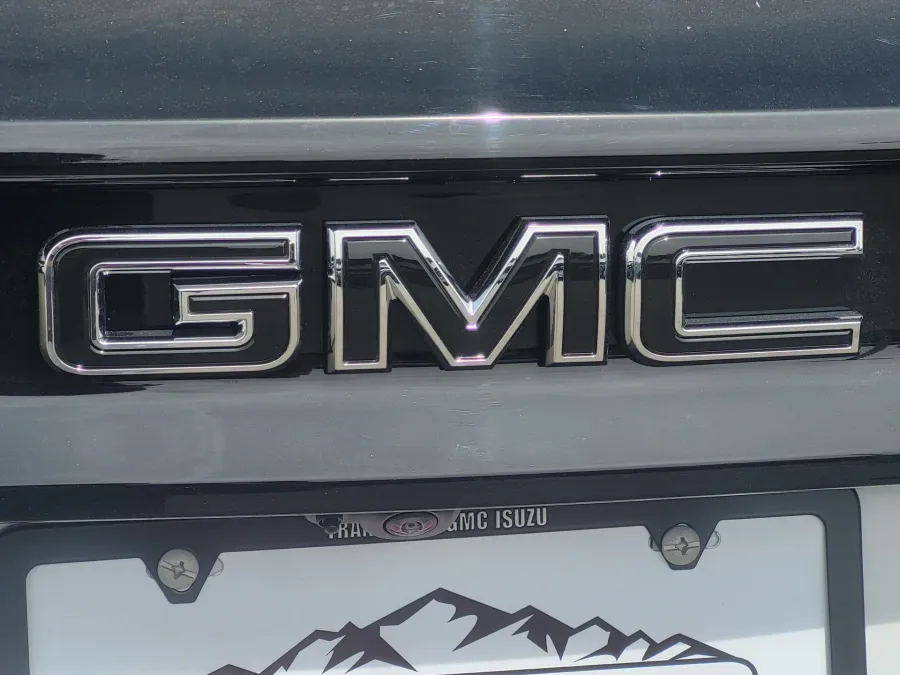 2026 GMC Acadia AWD Elevation | Photo 10 of 26