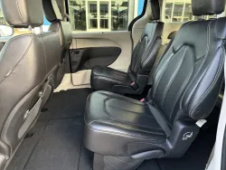 2023 Chrysler Pacifica Touring L | Thumbnail Photo 11 of 23