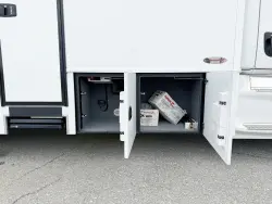 2018 Renegade Classic 3400AM | Thumbnail Photo 24 of 29