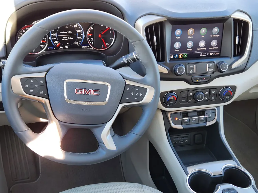 2023 GMC Terrain Denali | Photo 11 of 21