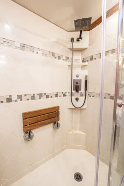 2020 Newmar Dutch Star 4369 | Thumbnail Photo 33 of 55