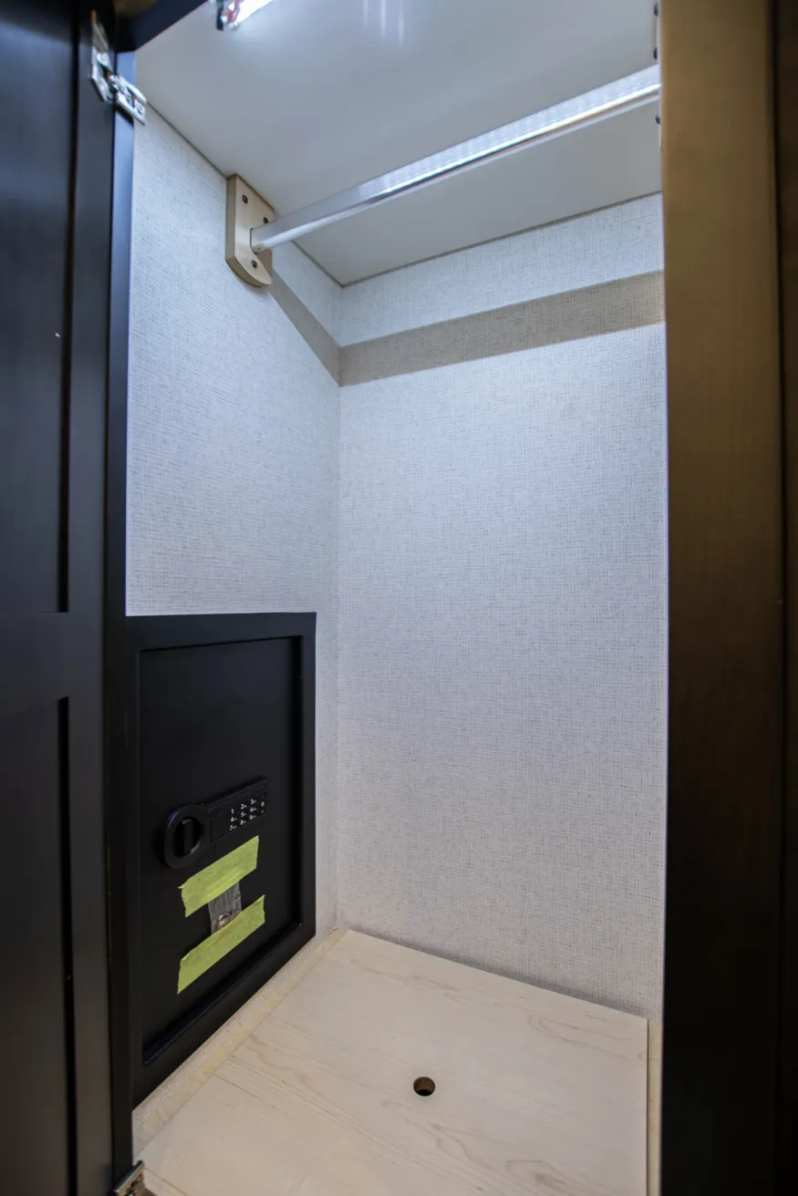 2026 Newmar Summit Aire 4505 | Photo 28 of 27