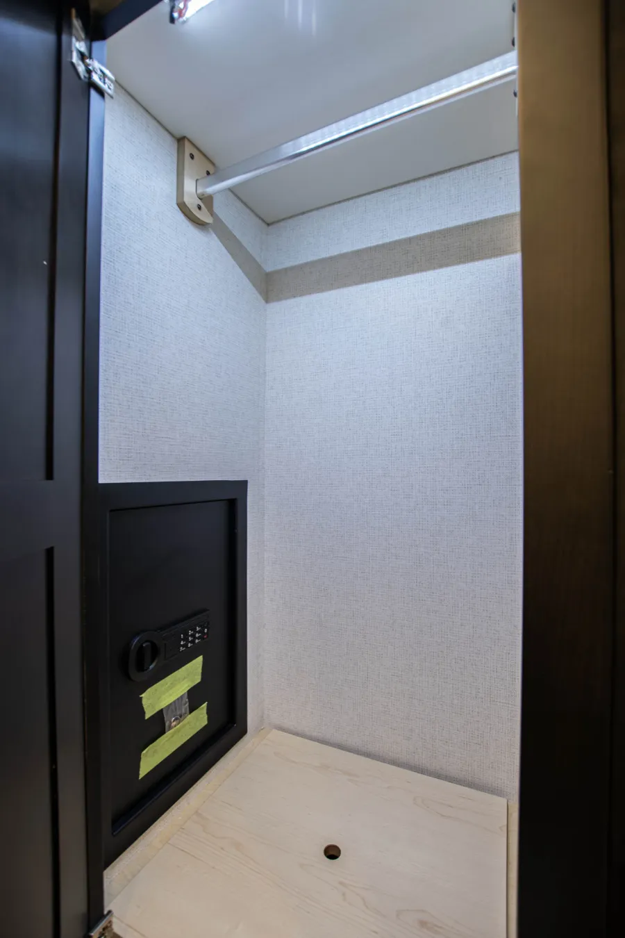 2026 Newmar Summit Aire 4505 | Photo 28 of 27