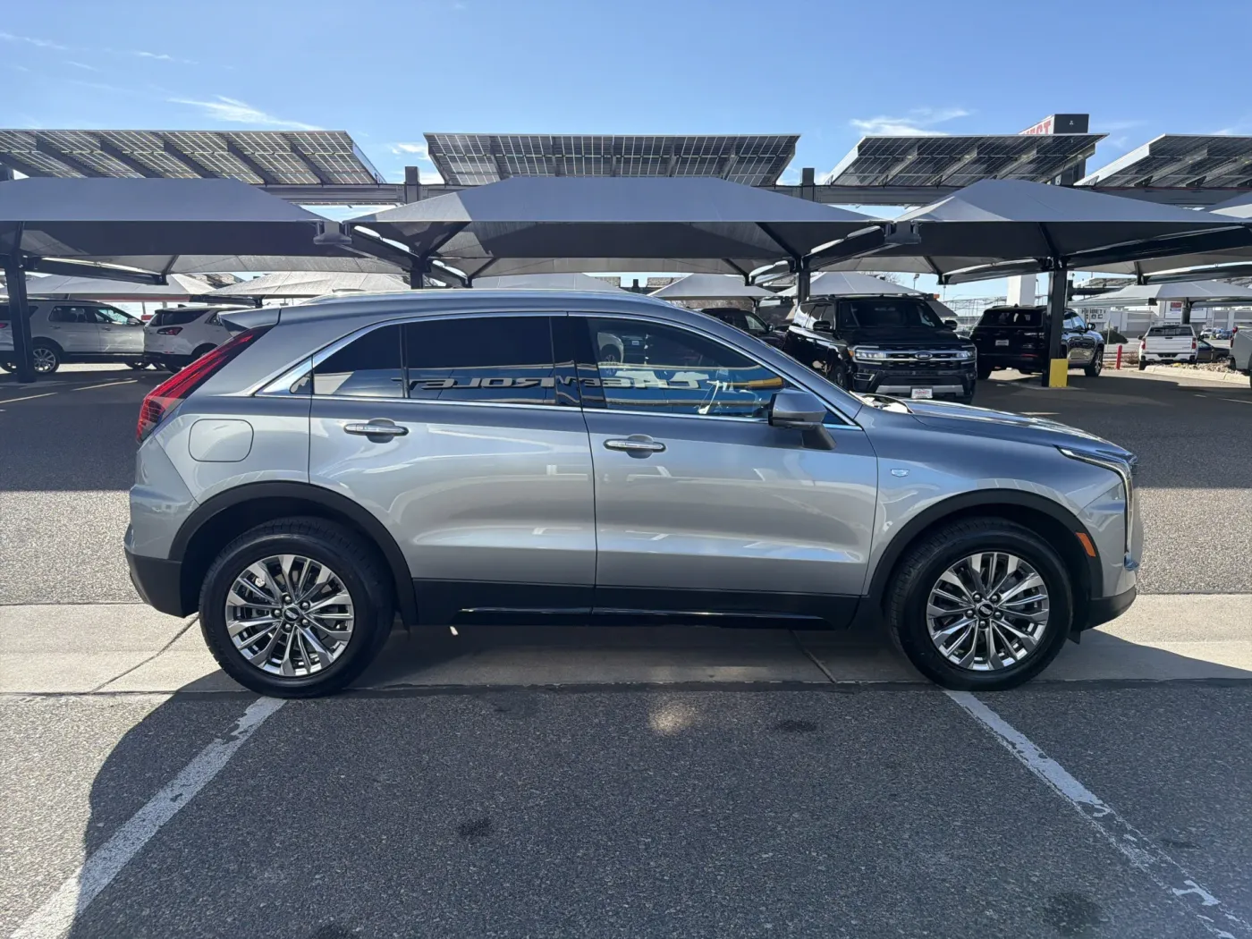 2025 Cadillac XT4 AWD Premium Luxury | Photo 5 of 21