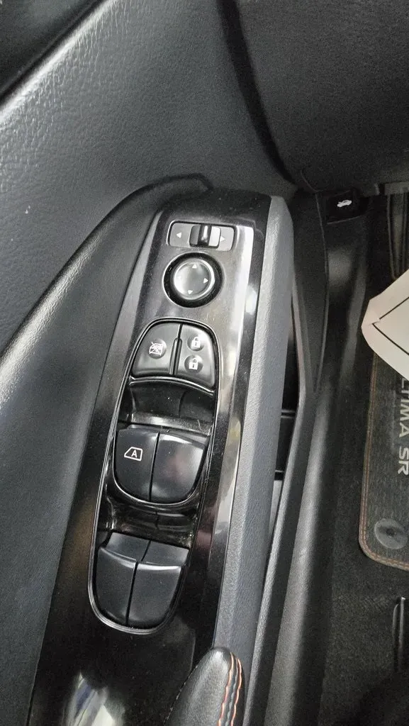 2024 Nissan Altima | Photo 10 of 26