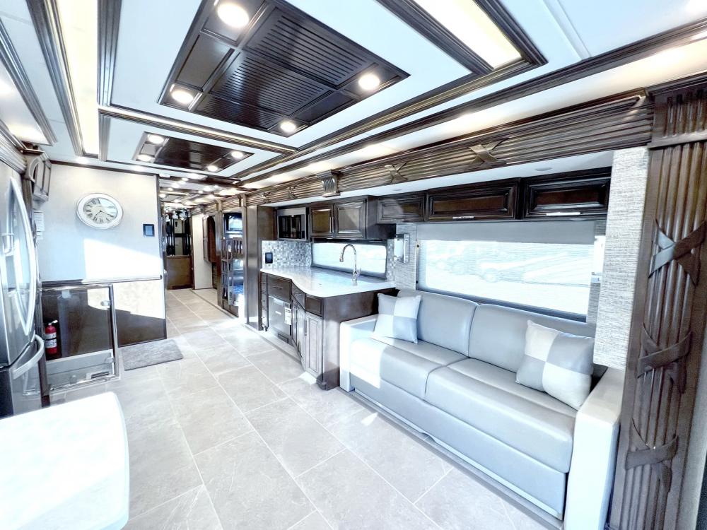 2023 Newmar Supreme Aire 4509 | Photo 5 of 38