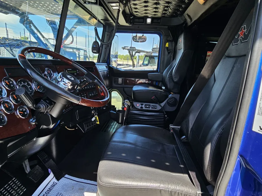 2019 Western Star 4900FA | Photo 6 of 19