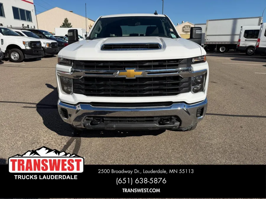 2024 Chevrolet Silverado 3500HD LT | Photo 7 of 21