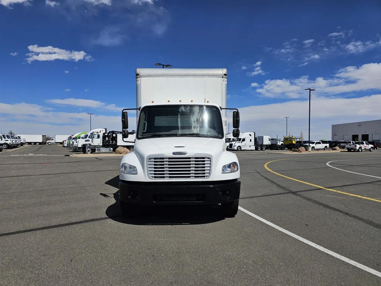 2019 Freightliner M2 106 | Photo 2 of 21