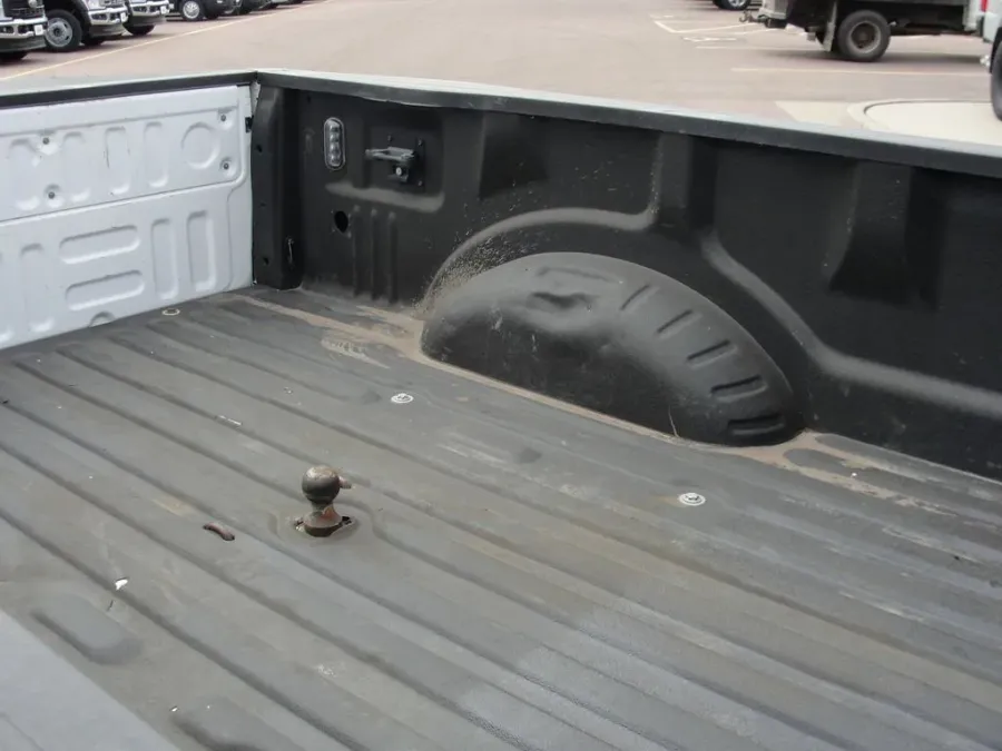 2020 Ford Super Duty F-350 Lariat | Photo 21 of 38