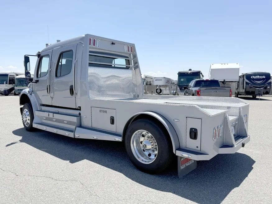 2024 Freightliner M2 106 Summit Hauler | Photo 14 of 22