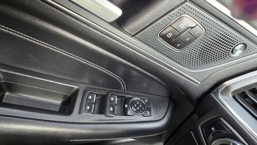 2023 Ford Edge | Photo 13 of 31