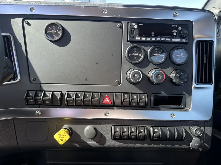 2025 Western Star 47X | Photo 11 of 14