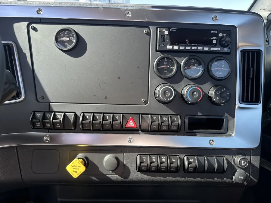 2025 Western Star 47X | Photo 11 of 14