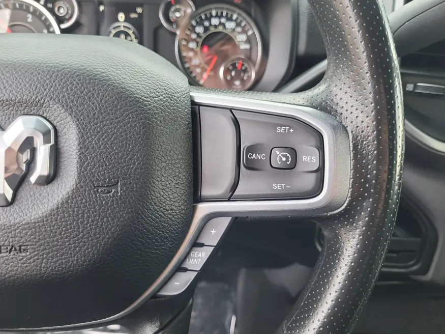 2024 RAM 3500 Chassis Cab SLT | Photo 13 of 22