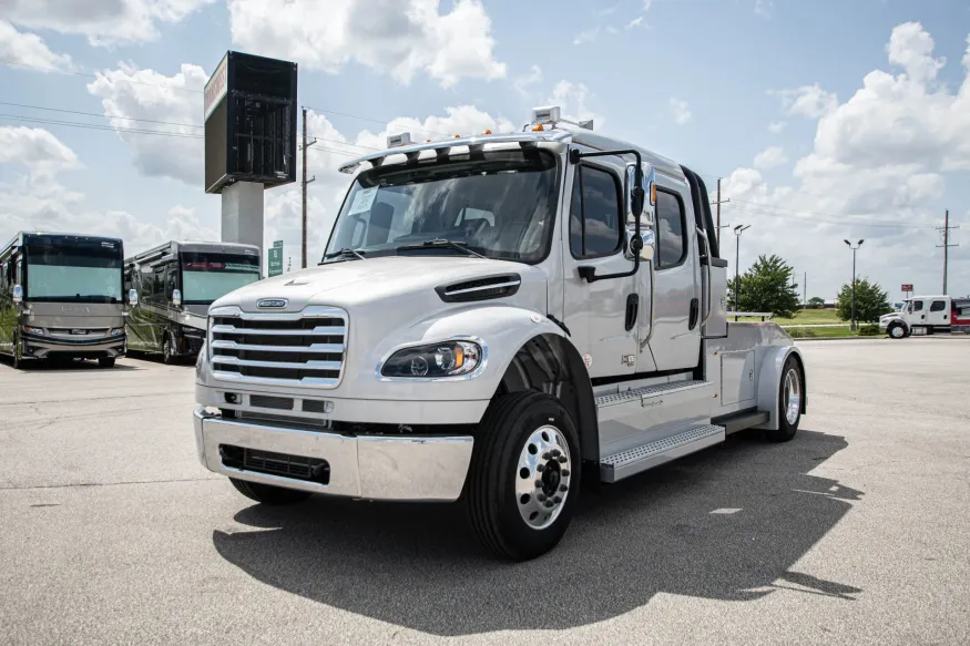 2024 Freightliner M2 106 Bolt | Photo 10 of 18