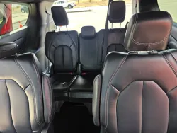 2025 Chrysler Pacifica Select | Thumbnail Photo 14 of 30
