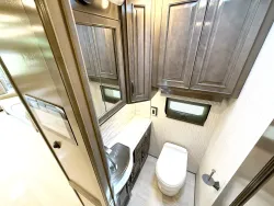 2026 Newmar Dutch Star 4369 | Thumbnail Photo 13 of 34