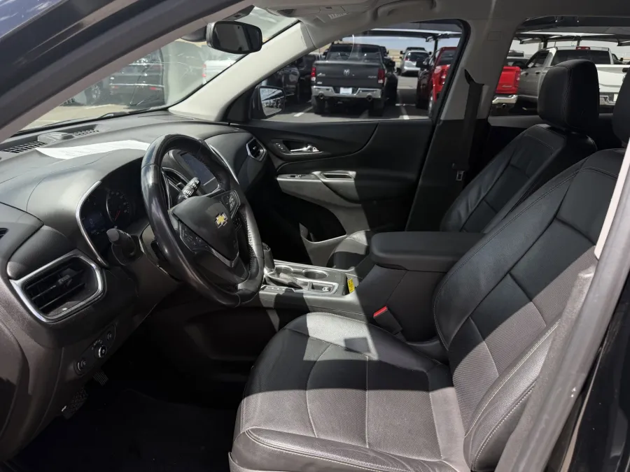 2020 Chevrolet Equinox LT | Photo 13 of 18