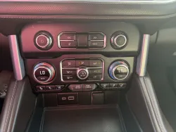 2024 GMC Yukon XL SLT | Thumbnail Photo 19 of 22