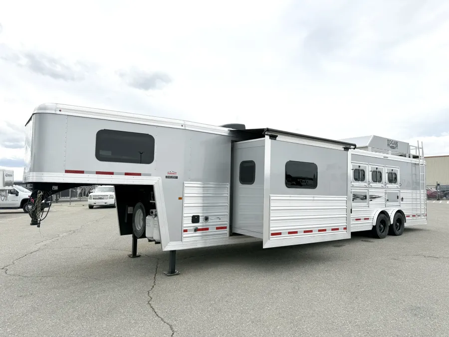 2023 Logan Coach Select 814 4HLQ | Photo 26 of 27