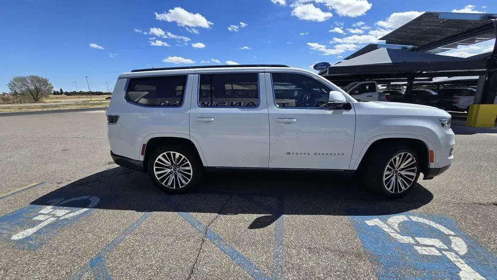 2022 Jeep Grand Wagoneer | Photo 5 of 45