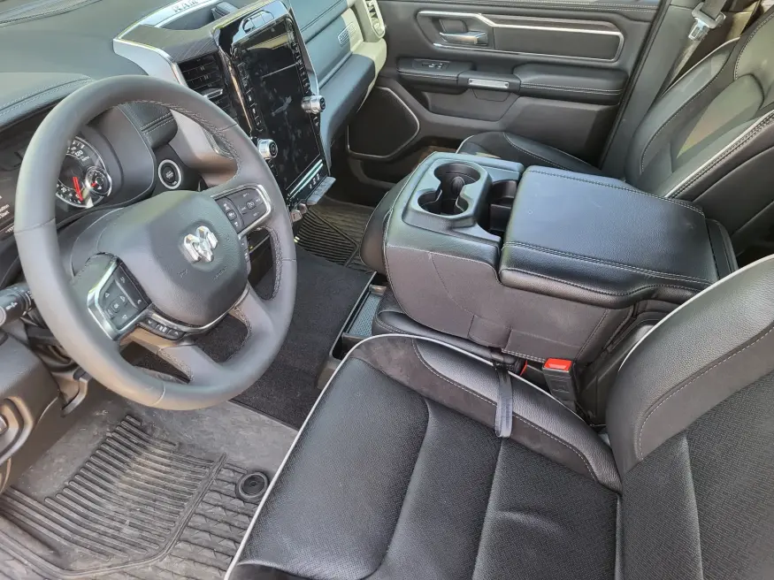 2025 RAM 1500 Laramie | Photo 11 of 24