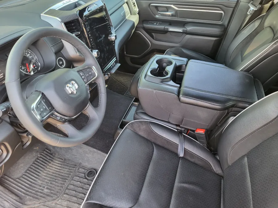 2025 RAM 1500 Laramie | Photo 11 of 24