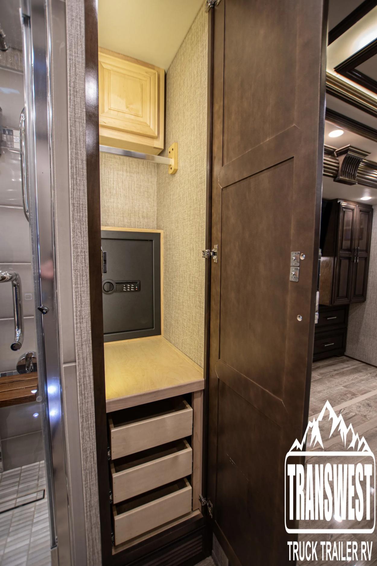 2021 Newmar Supreme Aire 4573 | Photo 29 of 42