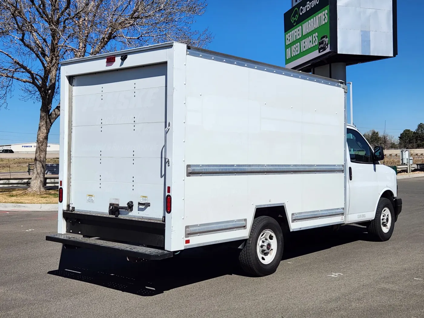 2022 GMC Savana Commercial Cutaway CUTWAY | Photo 2 of 20