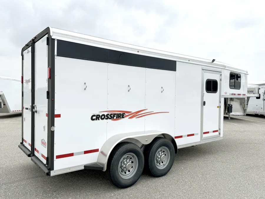 2025 Logan Coach Crossfire 3HGN | Photo 8 of 14