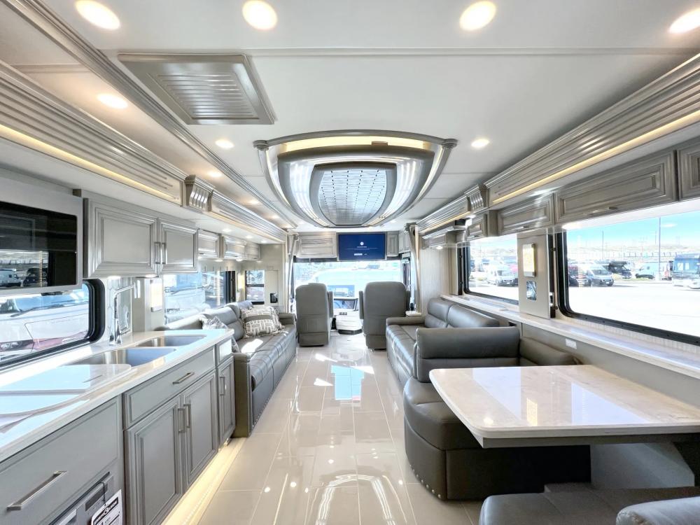 2023 Newmar London Aire 4521 | Photo 6 of 48
