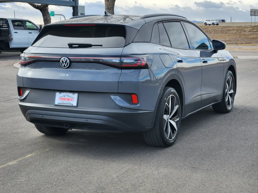 2023 Volkswagen ID.4 | Photo 2 of 22