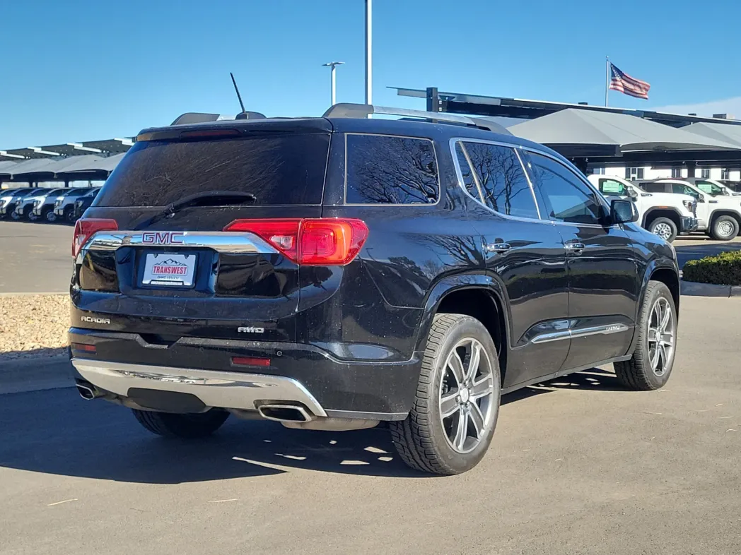 2017 GMC Acadia Denali 