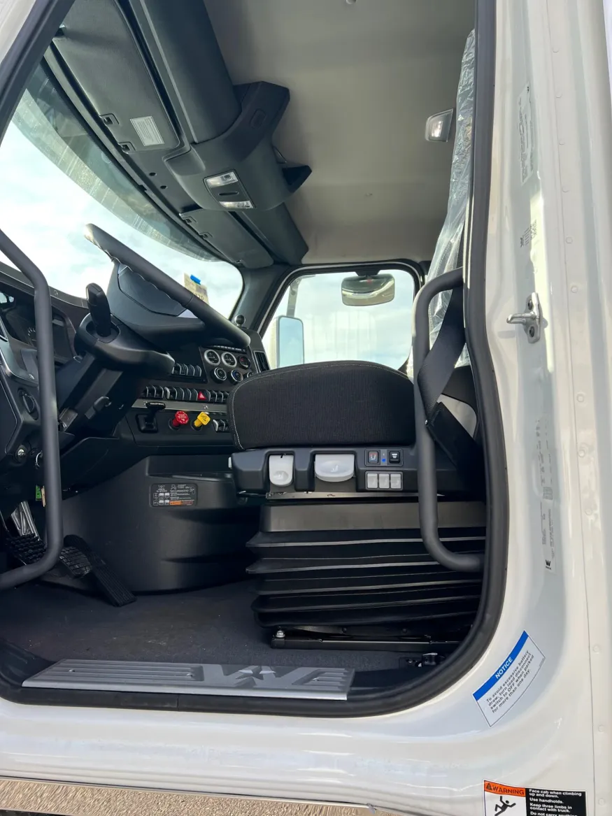 2025 Western Star 49X | Photo 6 of 8