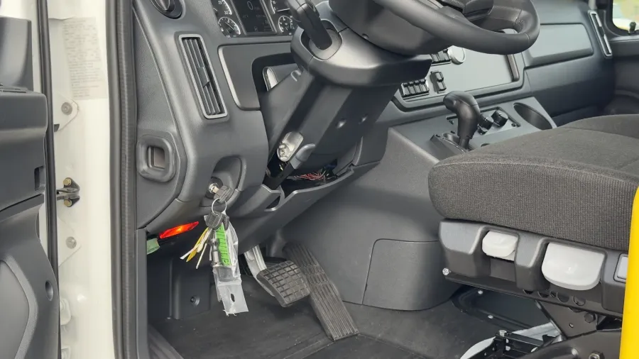 2026 Freightliner M2 106 | Photo 12 of 19