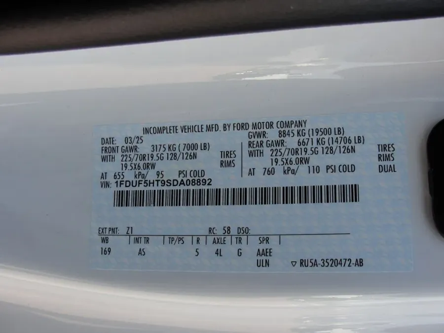 2025 Ford Super Duty F-550 XL | Photo 16 of 18