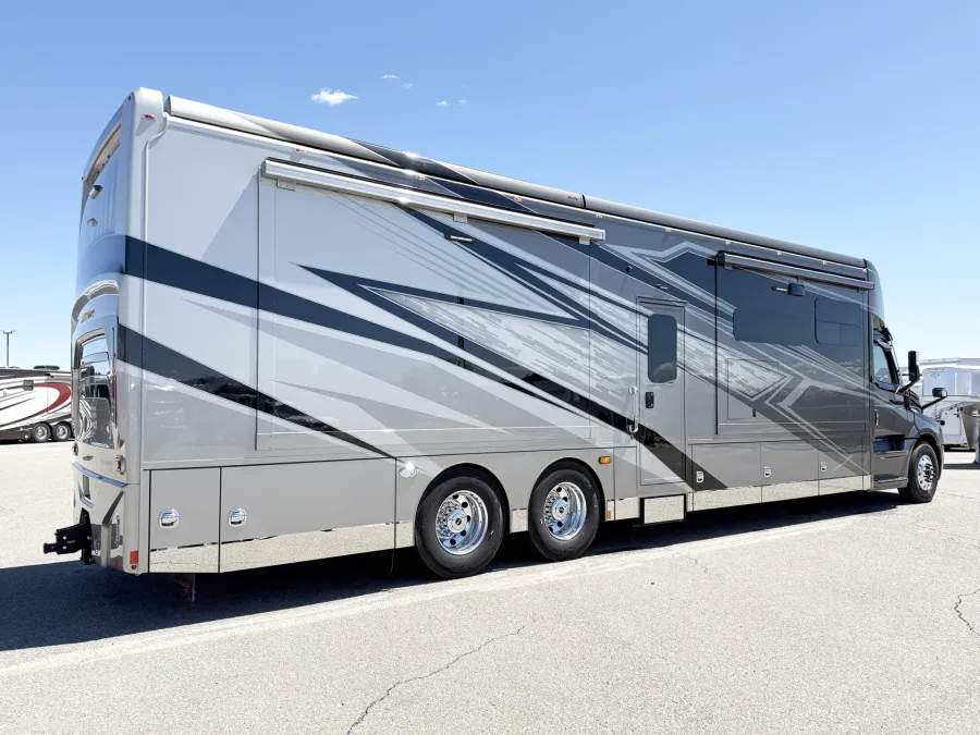 2026 Renegade XL 45QS | Photo 18 of 28