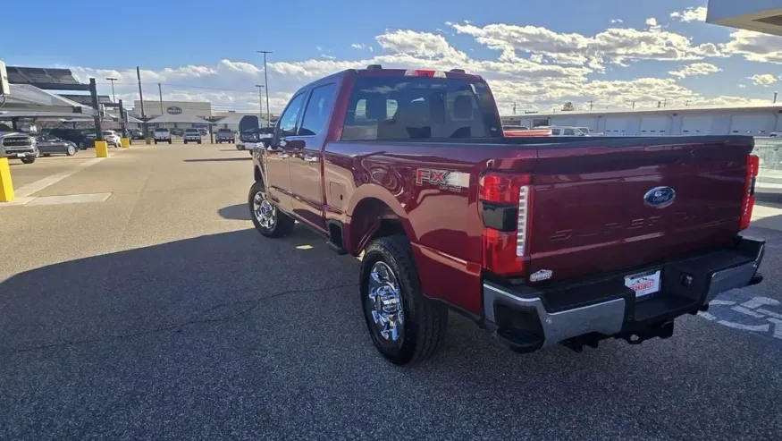 2026 Ford Super Duty F-350 | Photo 7 of 33