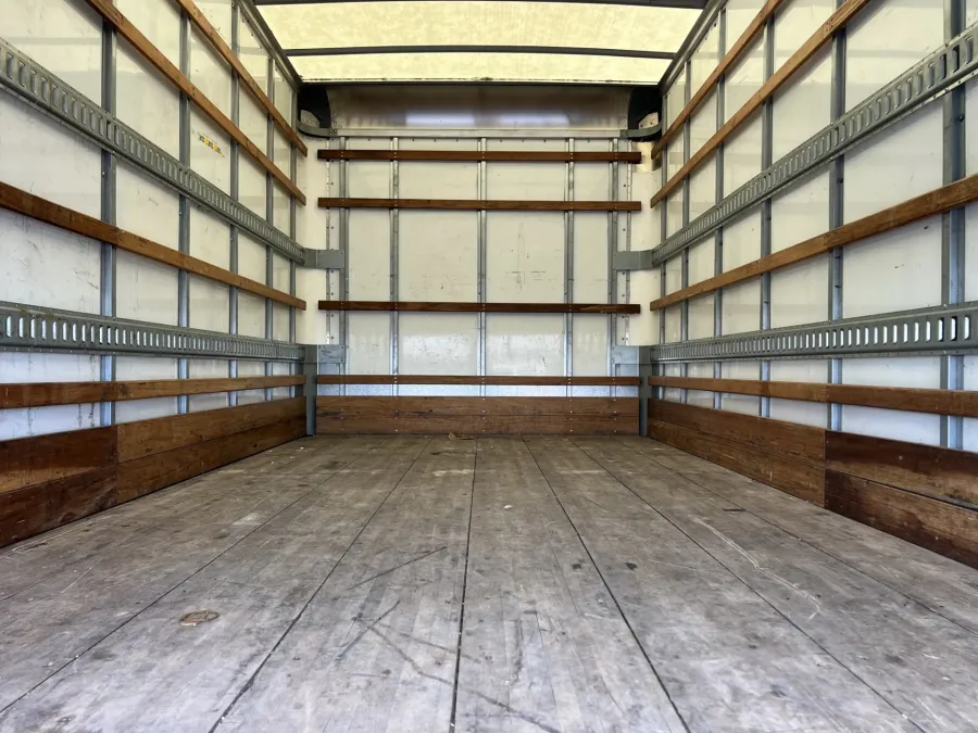 2020 Isuzu NPR | Photo 8 of 16