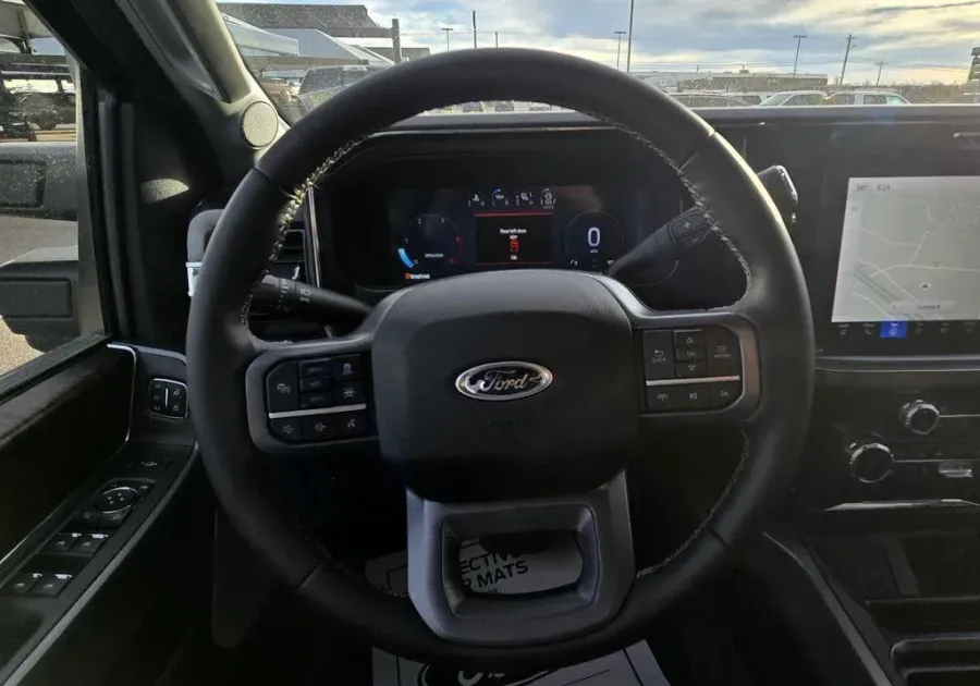 2026 Ford Super Duty F-250 | Photo 14 of 29
