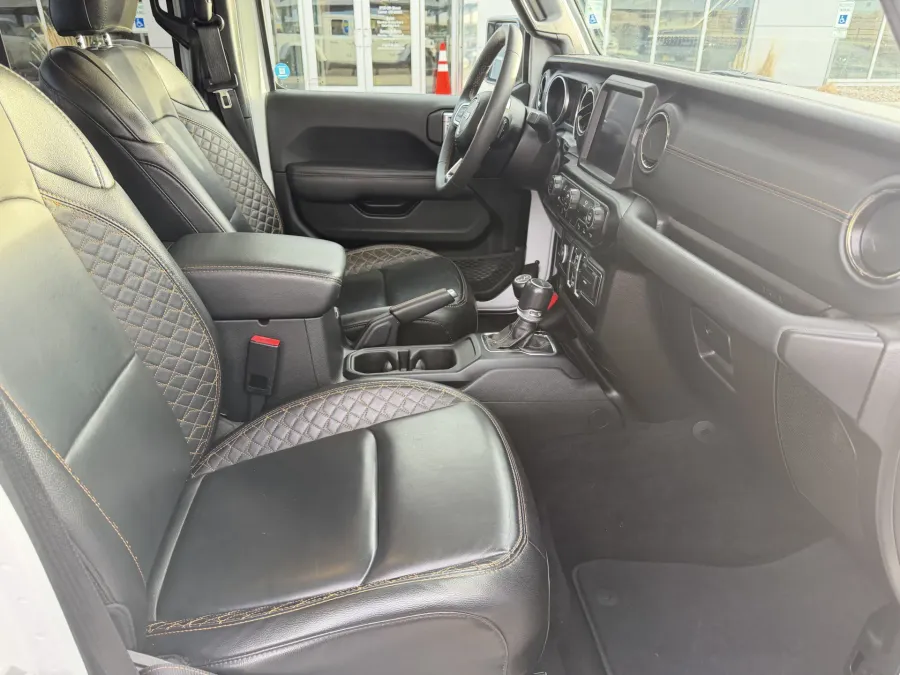 2023 Jeep Gladiator High Altitude | Photo 10 of 18