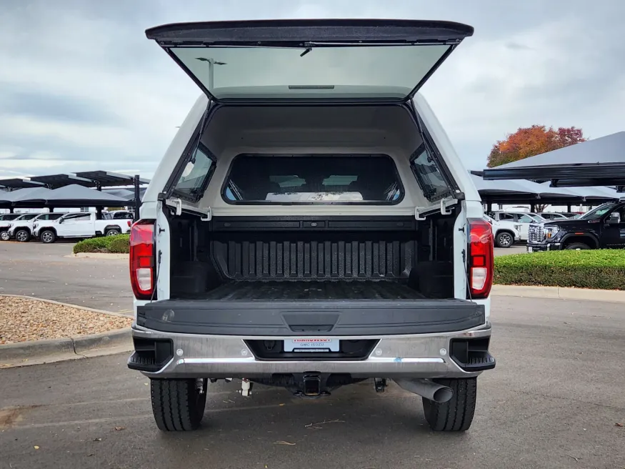 2024 GMC Sierra 2500HD Pro | Photo 15 of 29