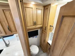 2023 Newmar Dutch Star 3736 | Thumbnail Photo 13 of 30