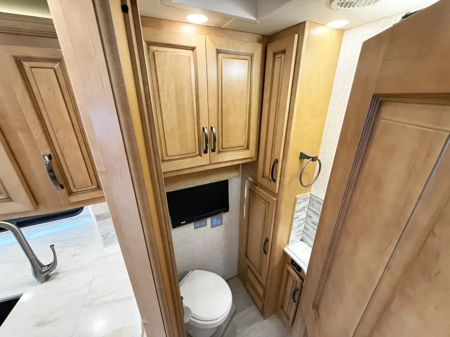 2023 Newmar Dutch Star 3736 | Photo 13 of 30