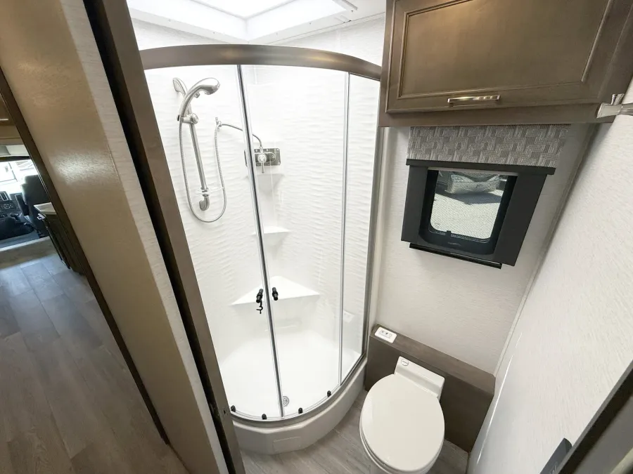 2026 Renegade Verona 36VSB | Photo 14 of 28